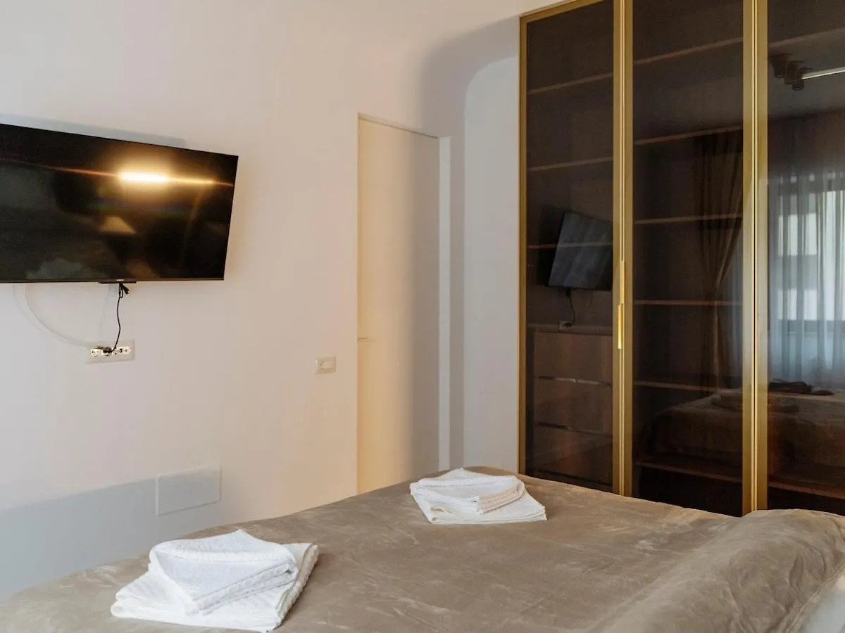 The Elegant Nest Apartment Voluntari Romania